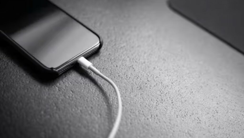 Tips Merawat Charger Smartphone Agar Tidak Cepat Rusak